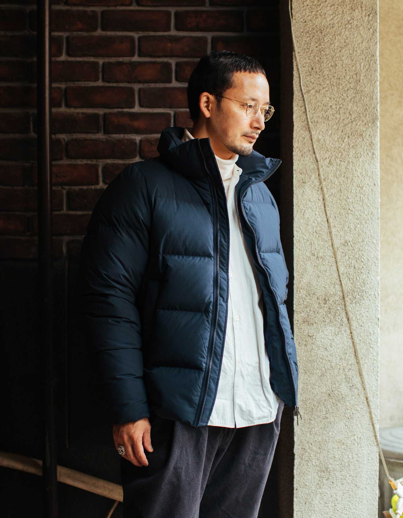 PYRENEX ピレネックス 大きなスタンドカラーが特徴のシンプルダウン PYRENEX ピレネックス 大きなスタンドカラーが特徴のシンプルダウン
